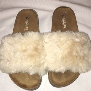 Faux fur slippers